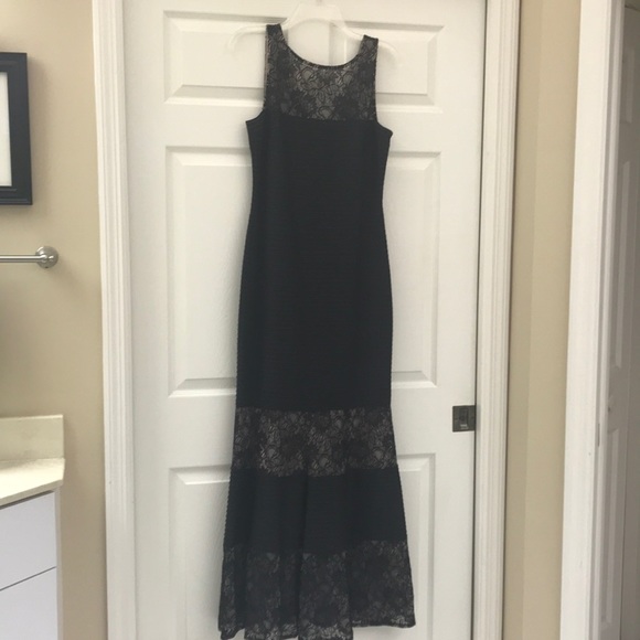 London Times Dresses & Skirts - London Times Black Gown